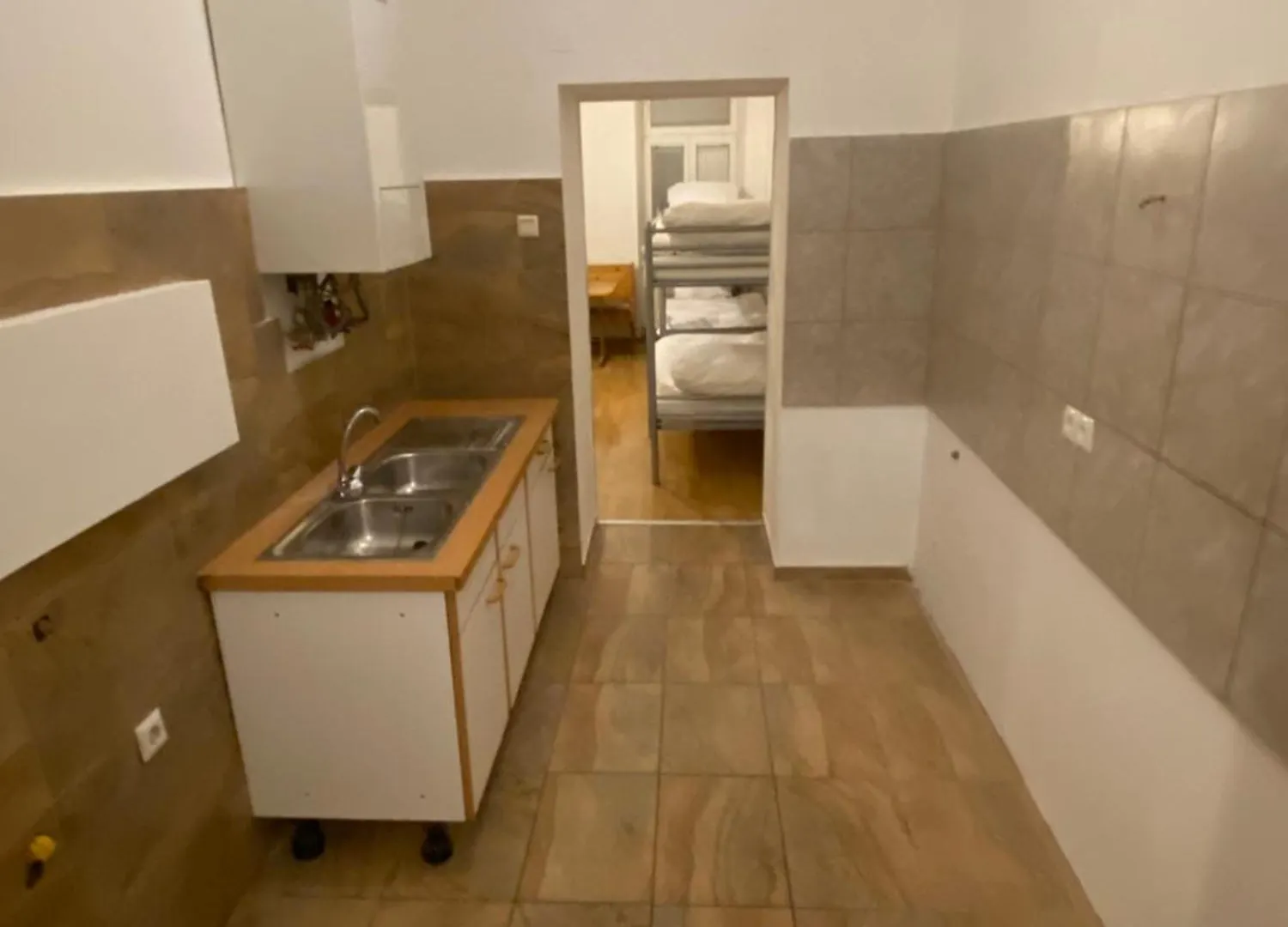 Cheap Apartment For 8 People. Vienna. 10Th District