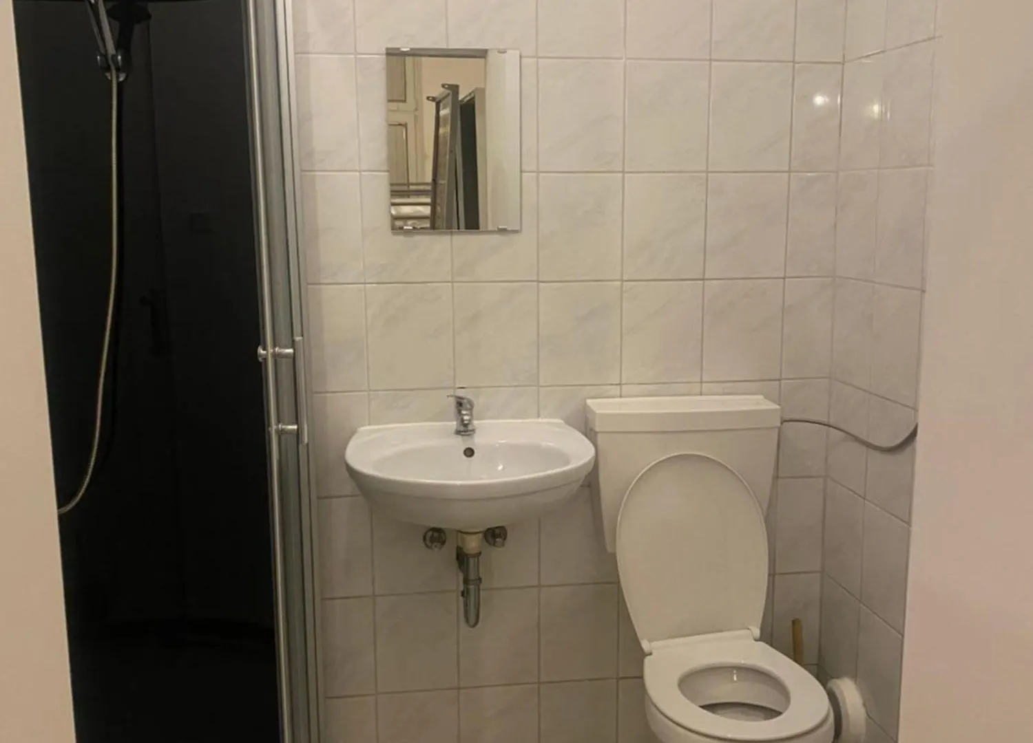 Cheap Apartment For 8 People. Vienna. 10Th District Austria